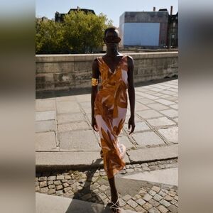 Size S & M l ZARA WOMAN KNOT FLORAL PLEATED PRINTED MIDI DRESS 8812/287/330